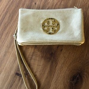 Tory Burch (faux) leather wristlet, Gold